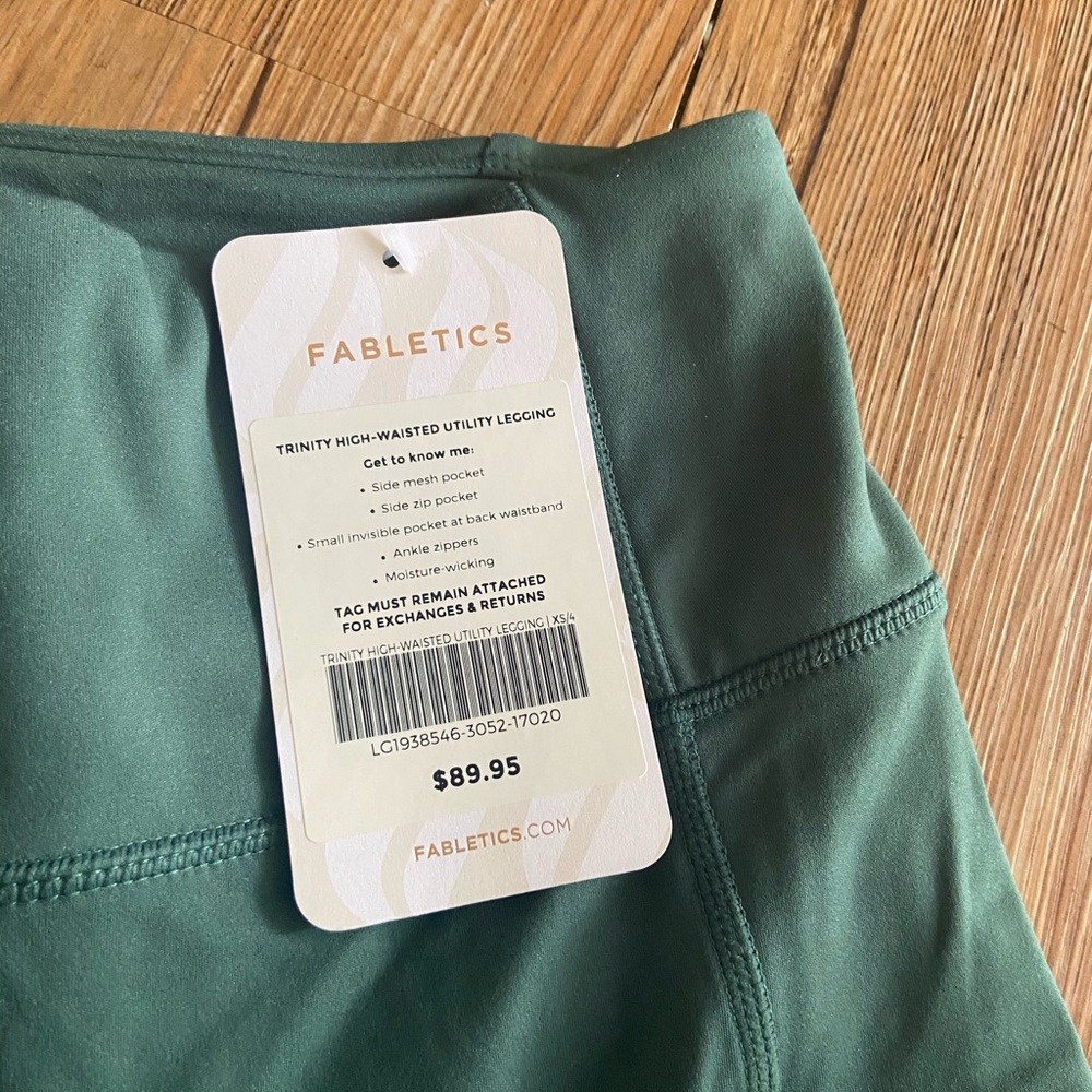 NWT Fabletics Utility Legging - Picture 6 of 6